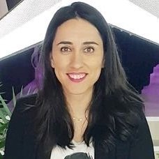 RosanaMeFer's profile picture. Apasionada de la #comunicacióndigital, de la #innovaciónsocial y del poder de la #tecnología. Solo lo que suma 💙