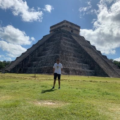 luisroj96's profile picture. Abogado