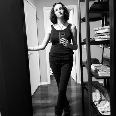 I'm intense and weird. I like to talk about weird deep shit like magic and past lives and soul groups and what not. And I like to make things.