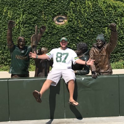 TheTomBaehnk's profile picture. Girl Dad 👨‍👧‍👧 | Husband ❤️ | Beer Drinker 🍻| Cheesehead 🧀 | All Things Wisconsin 👐 | Packers 🏈 | Badgers 🦡 | Brewers ⚾️ | Bucks 🦌