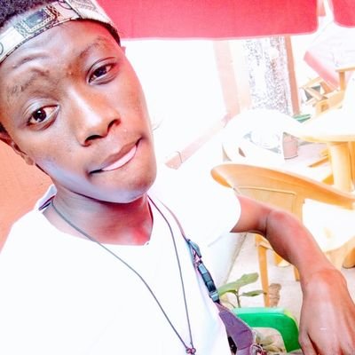moi ce Alain https://t.co/JUD9eVOBuZ suis un footballeur à l'équipe de Jua de province du haut Katanga en ville de likasi.un jour je viendrai un grand joueur de la RDC