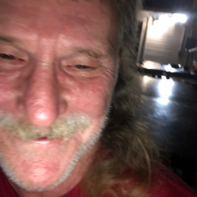 Daddy and Husband, retired Veteran and dedicated Christian . Drummer and Vocalist for a Church. Here to be a friend that listens and gives honest feedback.