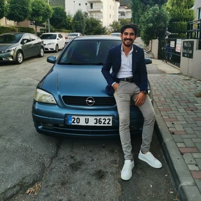 'En büyük savaş, cahilliğe karşı yapılan savaştır.{Mustafa Kemal Atatürk}
