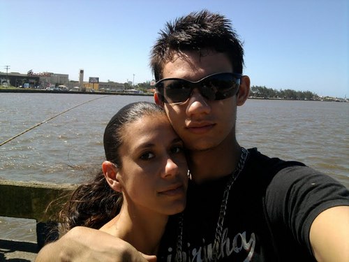 sou casada, sou feliz com a pessoa que eu amo muito enfim... sou completamente apaixonada por o meu marido... te amo fabio comparra