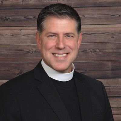 My official Twitter is @padrealberto 
Episcopal Priest
@MegaTVLive #TalkShow https://t.co/jOIK62Z4QN
 https://t.co/49sgK9rypC