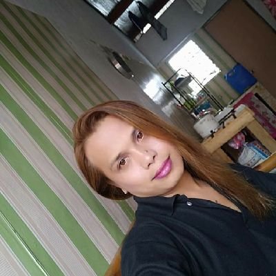 JulianeDumanda1's profile picture. simple