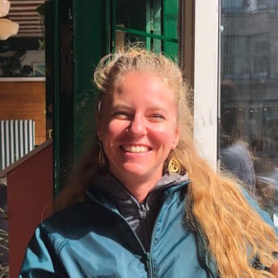 climate justice with @cj_montreal // writer // educator, tweets about all of the above 

writing in @savantgardemag @blankspacesmag @eventmags etc.

she/her.