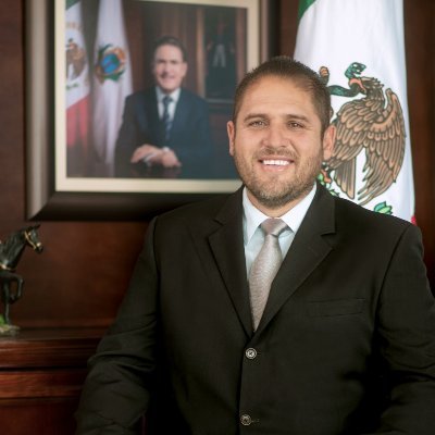 Presidente de Canelas Durango, padre de familia y ganadero por convicción.