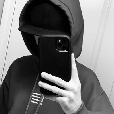 22. Cancer Survivor 🎗️G2 Esports enjoyer. I play games 🎮