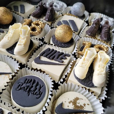 All things chocolate! Based in St. Louis, MO
IG: @GlamourBerries
FB: @GlamourBerries
https://t.co/BkszMSvIdW