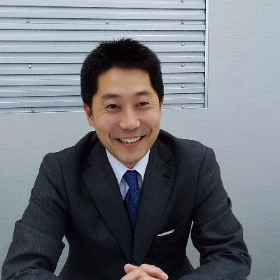 KeePer技研（株）の代表取締役社長。 世界中の車をキレイにして沢山の笑顔を提供します。趣味はバスフィッシング。夢は琵琶湖のトーナメント出て優勝だったが早くも優勝してしまった。 次の夢は・・・ アメリカのトーナメントで優勝か？