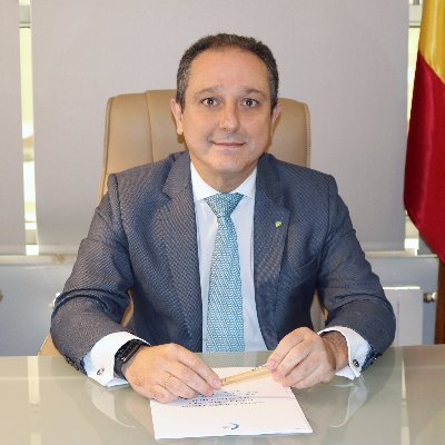 Presidente del Colegio Oficial de Farmacéuticos de Jaén. Vicepresidente del Consejo General de Colegios Farmacéuticos