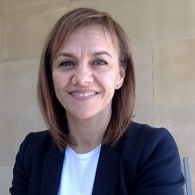 Directora del Área Lingüística en 1MillionBot