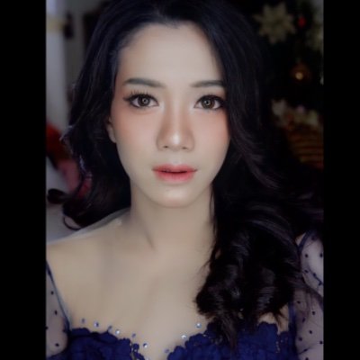 MonicaHellen_'s profile picture. 