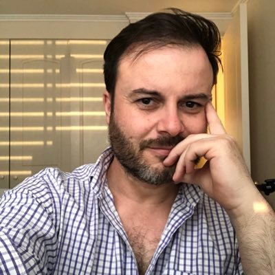 luis_rvelasco's profile picture. Papá orgulloso, Médico Veterinario de la gloriosa U de Chile 💙, amante de la historia, la política y la ciencia 🔬