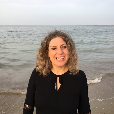 ElkeL59098758's profile picture. Rechtsanwältin, Politologin und Autorin