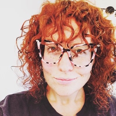 BeeService's profile picture. Mom👩‍👧 Voice Coach 🎤  Lover of Christmas🎄