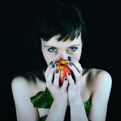 Eve Eats Apples