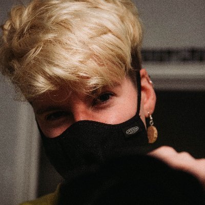 mozfartofficial's profile picture. top gamer boi