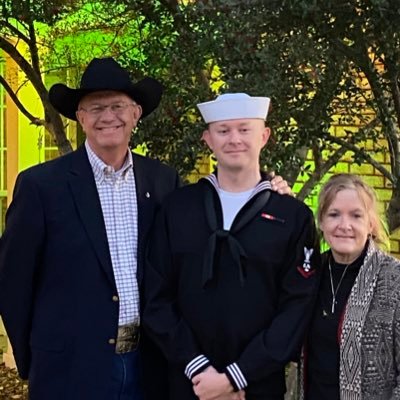 Husband and proud father of a Navy Petty Officer. Assistant Cross Country & Girls Basketball - Grapevine High School