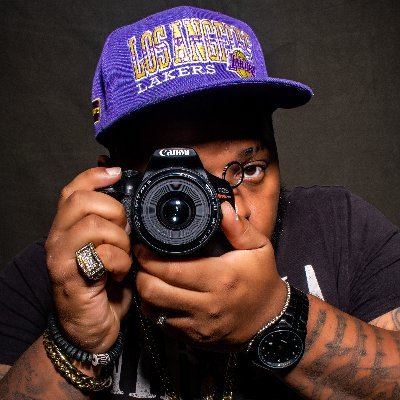 framedbyDaVinci's profile picture. Leonardo da Vinci with a camera 📷🎨 framedbydavinci@gmail.com  
Photographer | Creative Director | Director | IG:@framedbydavinci