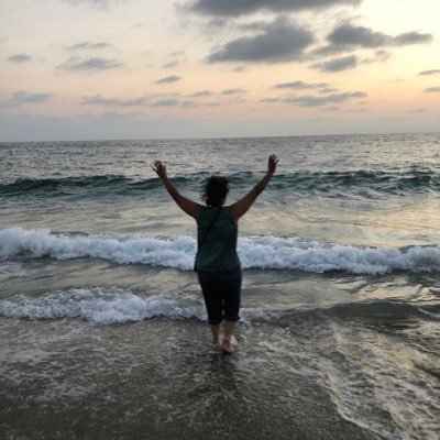 chiquisholla's profile picture. #ImStillWithhHer 💙 👠