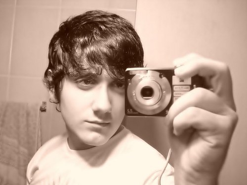 Pedro Largatixa, faz um favoor ? segue ?!