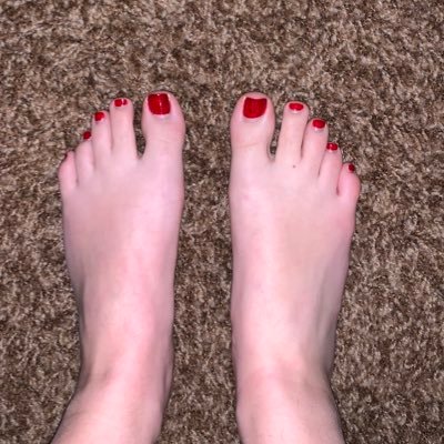 Hiii I sell feet pics, custom and all! Just message me :) size 7 prices tweeted below