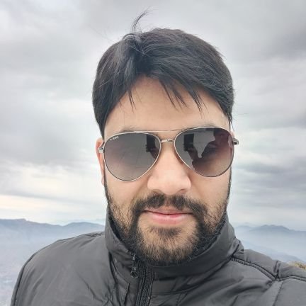 Vinayak_08's profile picture. Core team Member @oyerickshaw