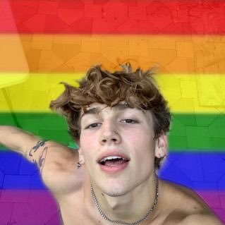 gayforvinnie's profile picture. 