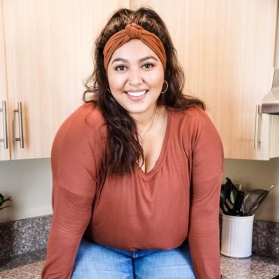 ↠ Helping women w/ Hashimotos build sustainable eating habits & gain self-confidence. ↠ Latina. HAES. Wellness. 💌 hello@justalexrae.com 💛🥑🧘🏽‍♀️🌱🦋
