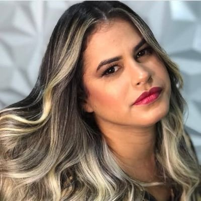 Futura Turismológa✈🚤
Amo música🎶
Adoro ler📓
Apaixonada por decoração😍