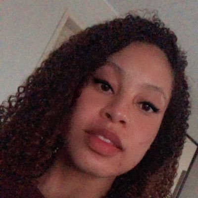 Vivendo em meio ao caos/ amo ler 📚📚. #ler. https://t.co/93PtdbbiUx