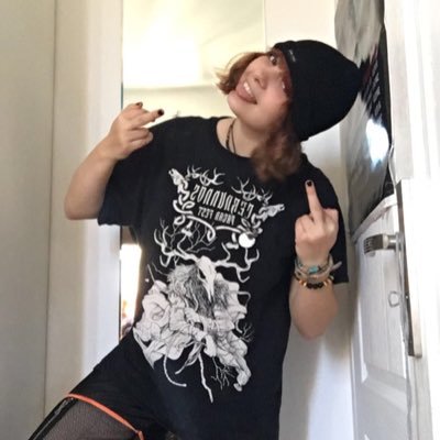 chloeesrubia's profile picture. flemme de raconter ma vie