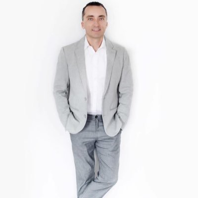 I am a full time real estate agent serving the GTA, specializing in Mississauga, Milton, Oakville, Brampton and Etobicoke #realtor #mississauga #homesforsale