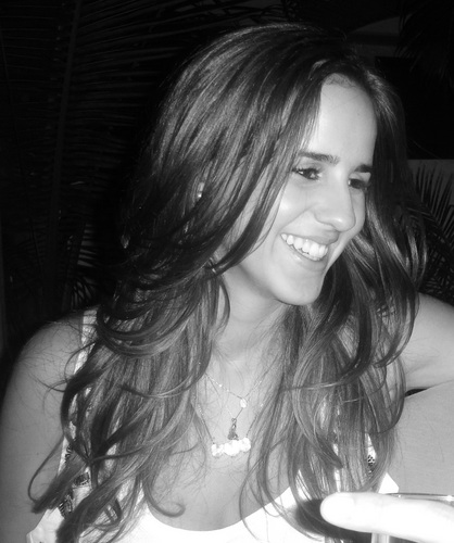 RenataSantaRosa's profile picture. 