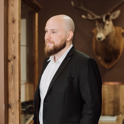Former Community and Social Media Manager at @DestinyTheGame, @PlayOverwatch, and @Diablo
