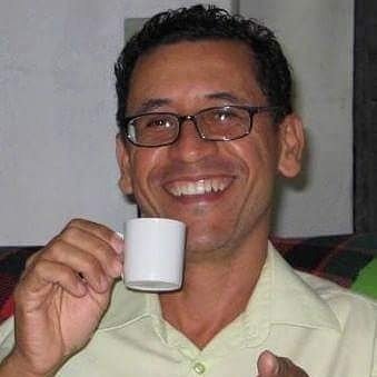 Eu sou eu, você é você. Eu faço minhas coisas, você faz as suas. Eu sou eu, você é você. À parte isso, podemos interagir. Acho que isso é amor.