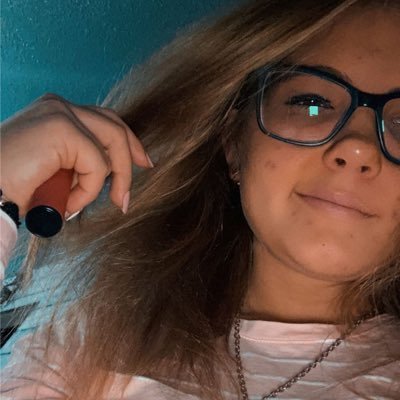 myradawnmill's profile picture. I am a happy complicated mess✌️