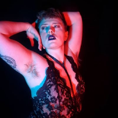 alt kink model ⛓
genderfluid performance artist🏳️‍🌈
sex worker 💚
fuck the binary 👑