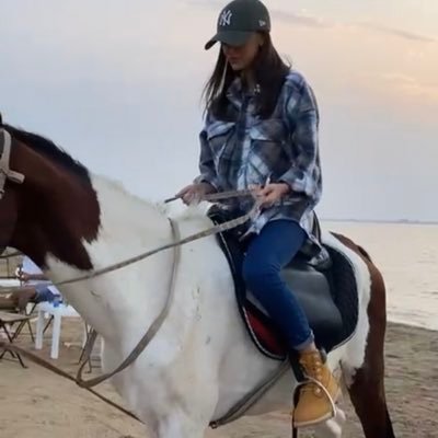 Miar_na's profile picture. 