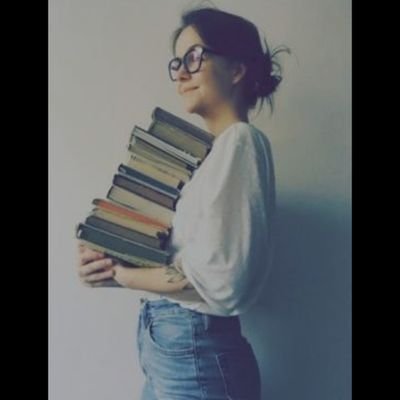 UniqueQ98038222's profile picture. Aspiring#CMA👩‍🎓