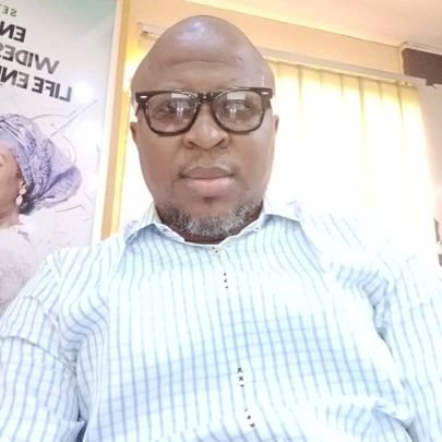 famousarome's profile picture. Until there's no God. 😍😎