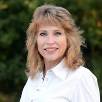 Laura Engstrom - @Laurabigred Twitter Profile Photo