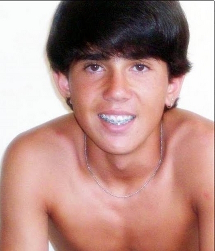 NetinhoMoura_'s profile picture. mesmo que nαdα estejα como
eu quero, vou vivendo e tentαndo ser feliiz porque isso que importα ' :)