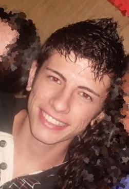 18 Anos, Capricorniano... E um dos poucos nascidos em 31/12 ! HAHA' || Se não posso fazer tudo que devo, devo ao menos fazer tudo que posso !