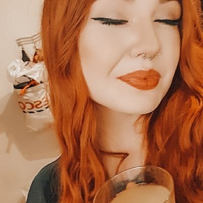 ashleighgaelc's profile picture. Witchy bibliophile • Jazz enthusiast  •🌈♀️she/her • Feminist • Socialist • Coffee-fueled journalism & english student @ulsterjournos. 📖