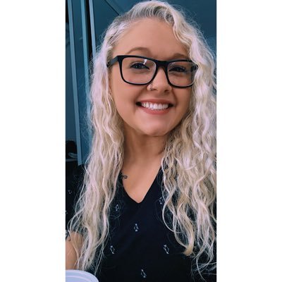 Just living my life a little sideways 🌈 // IG:sadieslovely 📸