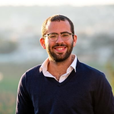 shaytid's profile picture. ‏פרשן לענייני פוליטיקה,  ספורט ועובדות לא חשובות בישיבת עתניאל.