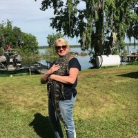 Meg Lessard (@members_lounge) Twitter profile photo